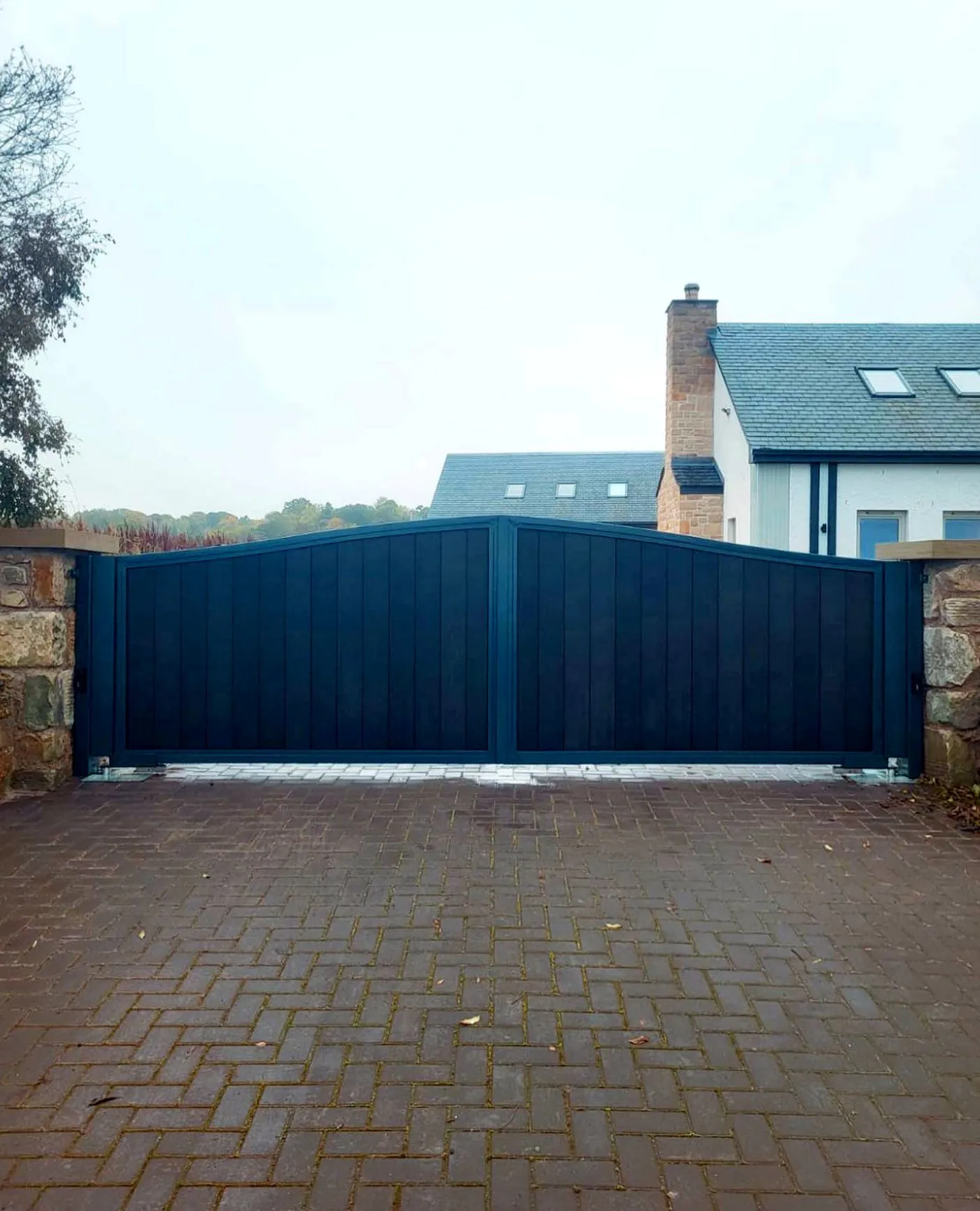 Residential gate installation project in Laredo, TX